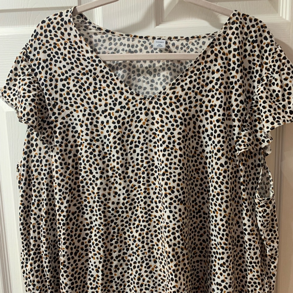 ruffled short sleeve top
